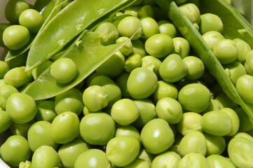 Peas, green peas, peas in pods, peas from the garden, seasonal products, protein products.