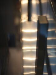 エスカレーターの光の反射