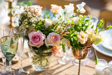Elegant Outdoor Candlelit Banquet with Floral Decor