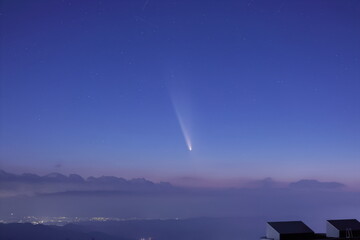 紫金山・アトラス彗星 © Photoscape