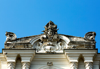 Obraz premium cabeza en las alturas con rayos