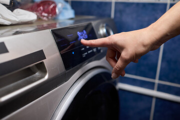 Operating a Modern Washing Machine A Comprehensive Guide to Efficient, User Friendly Use