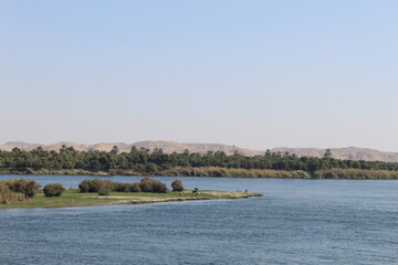 SUR LES RIVES DU NIL 