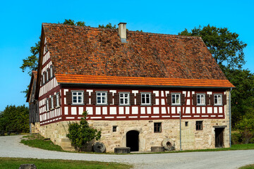 Historisches Wohn- und Mühlengebäude in Wackershofen