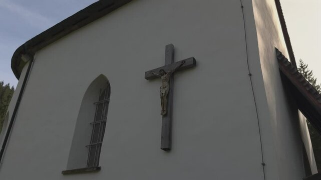 Katholische Bergkapelle Maria Hilf im Valepp Gemarkung des Marktes Schliersee in Bayern, Deutschland. Beautiful and unique Maria Hilf chapel in Valepp in Bavaria, Germany. Catholic mountain chapel. 