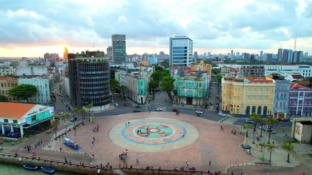 Marco Zero do Recife no estado de Pernambuco no Brasil - Pernambuco visto de cima com drone 4k
