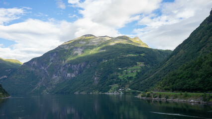Fototapeta premium lake and mountains