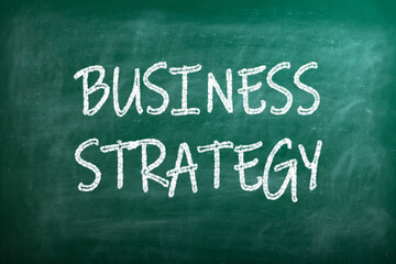 Obraz premium Close up of business strategy flow chart on blackboard.