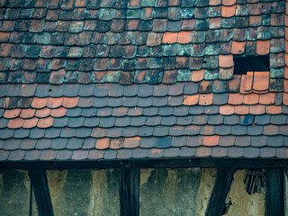 Gebäudeschäden an einem historischen Fachwerkhaus