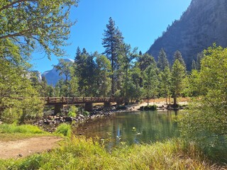 Brücke über den Merced River im Yosemite Valley in Kalifornien