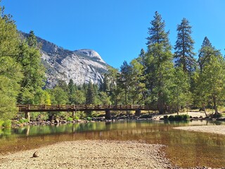 Merced River im Yosemite Valley in Kalifornien