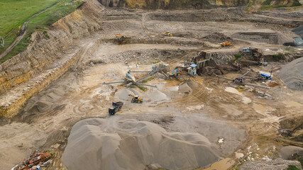the work of the quarry for the extraction of crushed stone and asphalt processing
