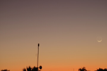 amanecer y atardecer luna
