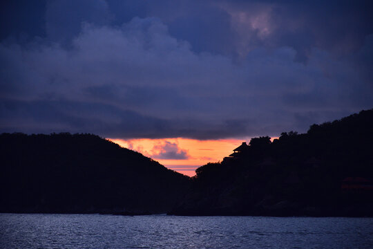 Atardecer en bahia de Zihuatanejo..