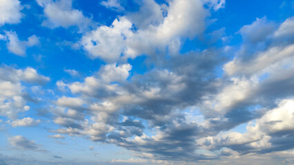 Obraz premium Blue sky and White cloud nature background. before the sunset