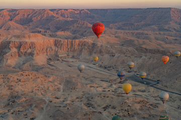 Globos aerostaticos en Valle de los Reyes