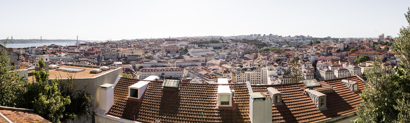 Fototapeta premium Portugal: Blick auf die Stadt Lissabon 