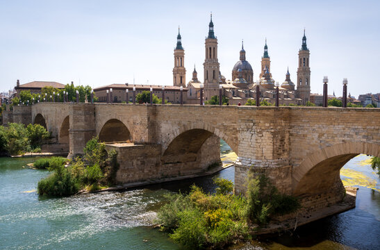 Cathedral-Basilica of Our Lady of the Pillar in, Basilica, Zaragoza, Spain