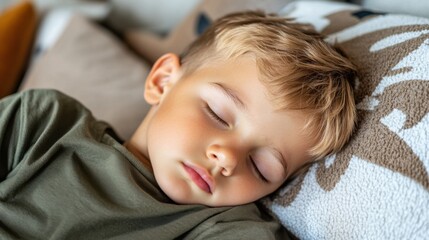 安らかな子供の睡眠 - 家族の概念と育児コンテンツのための休息と静けさ