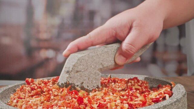 Traditional way to make a chili seasoning .