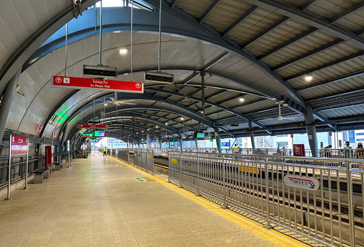 Bangkok, Thailand - December 31, 2022 : Platform Of Phaya Thai ARL (Airport Rail Link) Station In Bangkok.