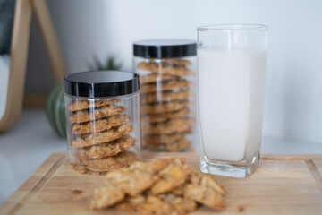 Close-up homemade baked tasty crunchy cookies biscuit sweet delicious snack dessert on table with milk oat milk almond for healthy lifestyle simple morning breakfast dairy product meal refreshment