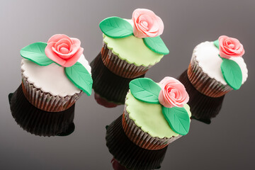 Ruffle and rose cupcake, wedding cupcakes
