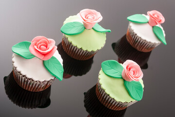 Ruffle and rose cupcake, wedding cupcakes
