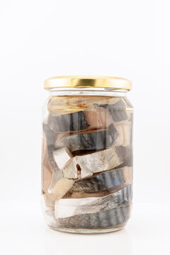 Salted bonito marinated in oil