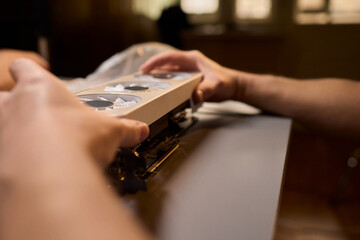 Assembling a graphics card equipped with an advanced and highly efficient cooling system