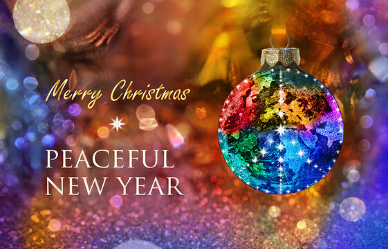 Stimmungsvolle Karte zu Weihnachten und Neujahr mit Christbaumkugel einer stilisierten bunten Welt, die das Peace-Zeichen tr&auml;gt und den weihnachtlichen Wunsch nach Frieden auf Erden veranschaulicht