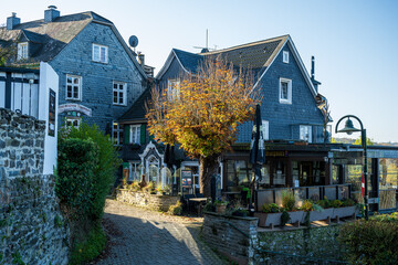 Historische Schieferhäuser im Schloß Burg im Bergischem Land bei Solingen