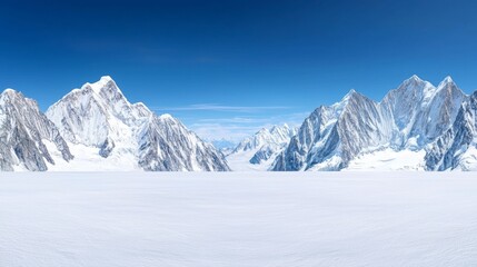 Obraz premium Majestic Panoramic View of Snowy Mountains