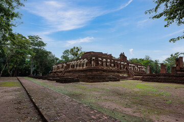 Wat Chang Rob temple in Kamphaeng Phet Historical Park, UNESCO World Heritage site, popular destination of tourist in Kamphaeng province, Northern of Thailand