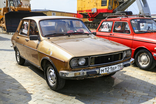 Renault 12