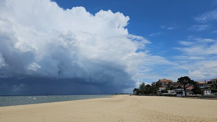 Plage vue orage