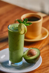 Jugo Verde y café