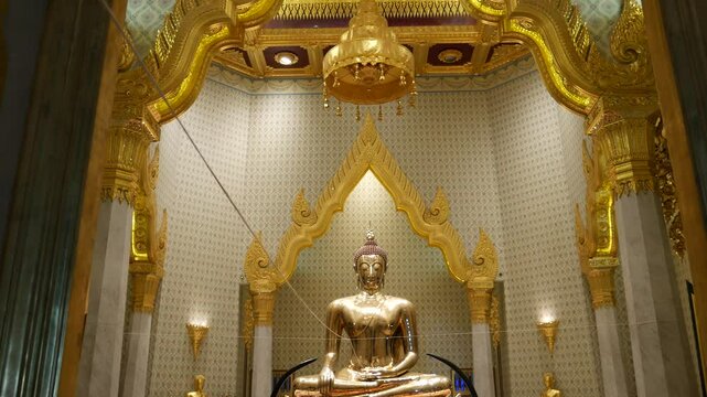 Temple of the Golden Buddha (Wat Traimit). The temple has the world&rsquo;s largest solid gold Buddha statue weighing about 5.5 ton.  It is in Bangkok&rsquo;s Chinatown. 