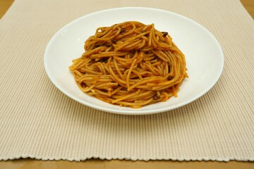 ミートソースで和えたスパゲッティ