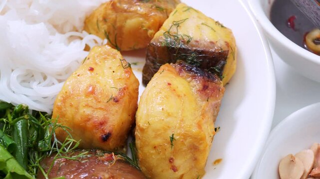 Cha Ca_03 - Grilled fish, with vermicelli noodles
