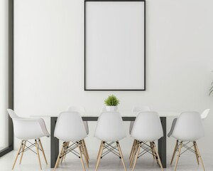 「モダンでミニマルなダイニングルームのインテリア。テーブル、白い椅子6脚、空のフレーム、鉢植え。アート作品やデザインの展示に最適」