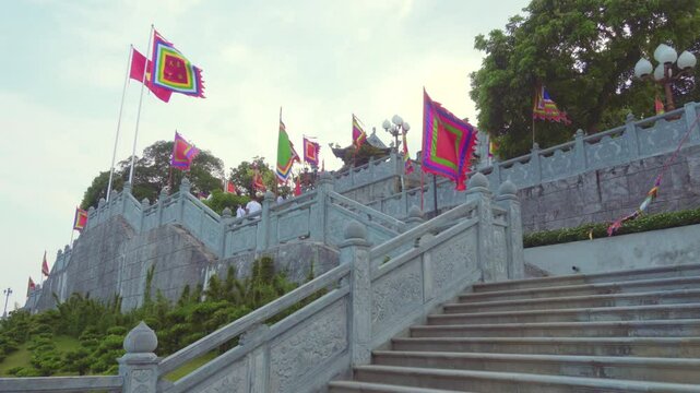 Halong Bay - Cua Ong Temple