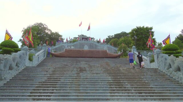 Halong Bay - Cua Ong Temple