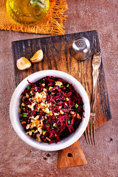 beetroot salad with roasted hazelnuts