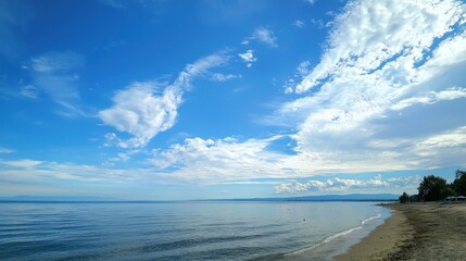 Obraz premium Azure Horizon: Sky Meets Sea in High-Definition