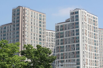 Fototapeta premium Images explaining the solidity and high-rise design of Korean apartments and the points of life