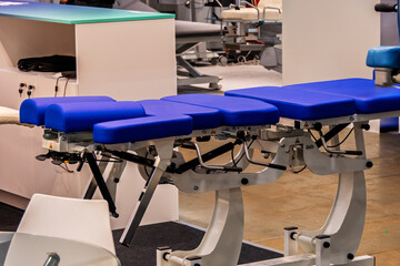 Rehabilitation table with hydraulic height adjustment