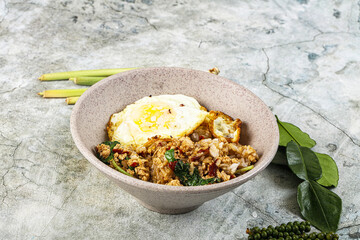 Rice with minced meat and basil
