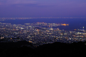Naklejka premium 神戸と大阪湾の夜景 掬星台からの眺め