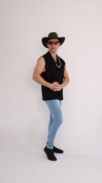 Modelo masculino vaqueiro 